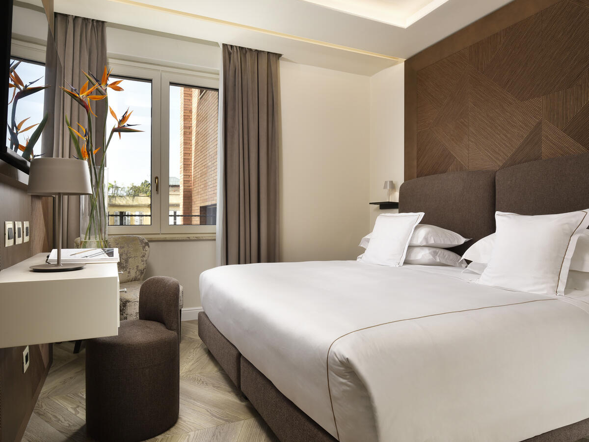 Classic Executive City View - Renovated 2025