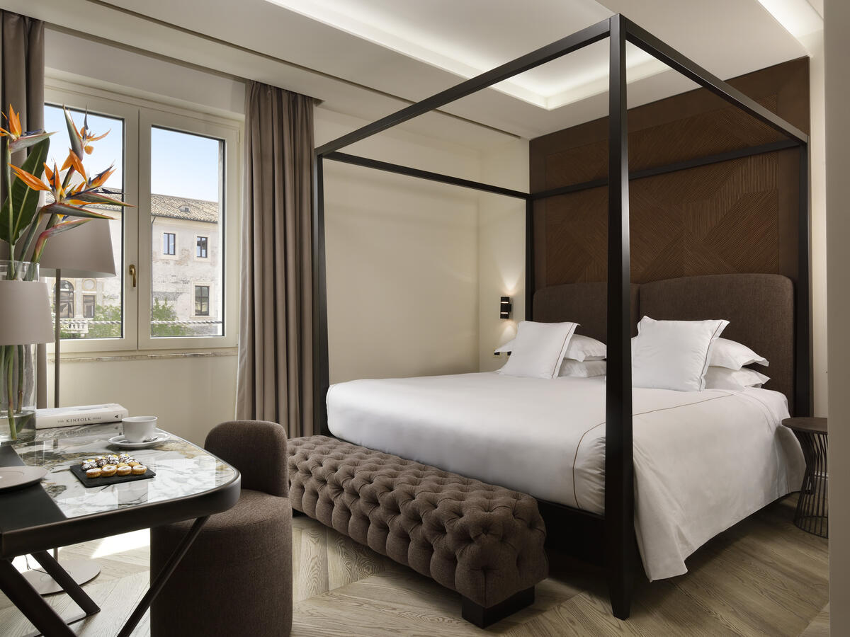 Superior Executive with Four-Poster Bed City View - Renovated 2025