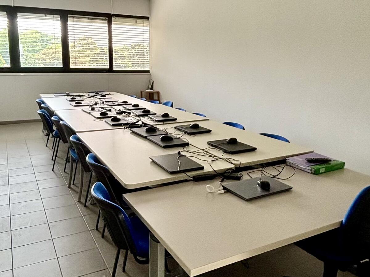 Aula Informatica Aeffegroup - entrata - immagine 1
