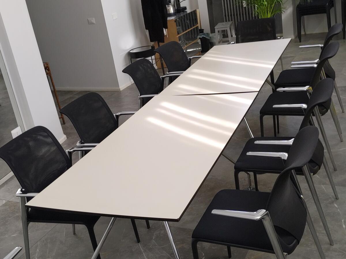 Disposizione sala riunione - immagine 1