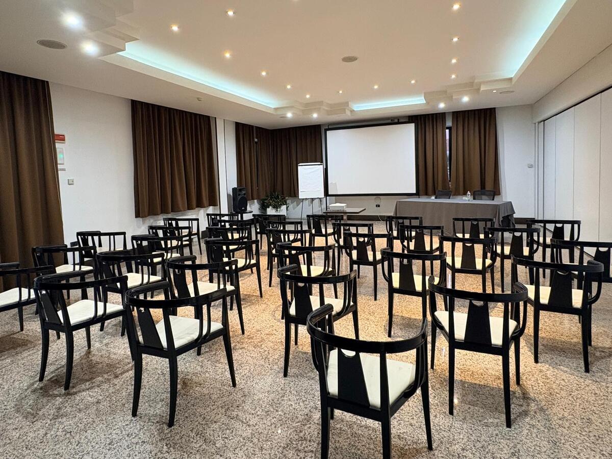 Sala Magenta platea - immagine 2